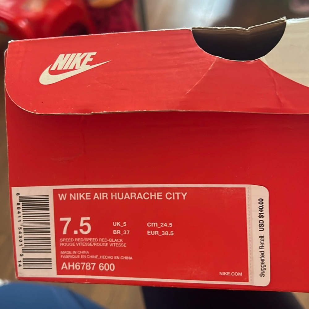 Nike Huarache City Speed Red Women's 7.5 NEVER WORN